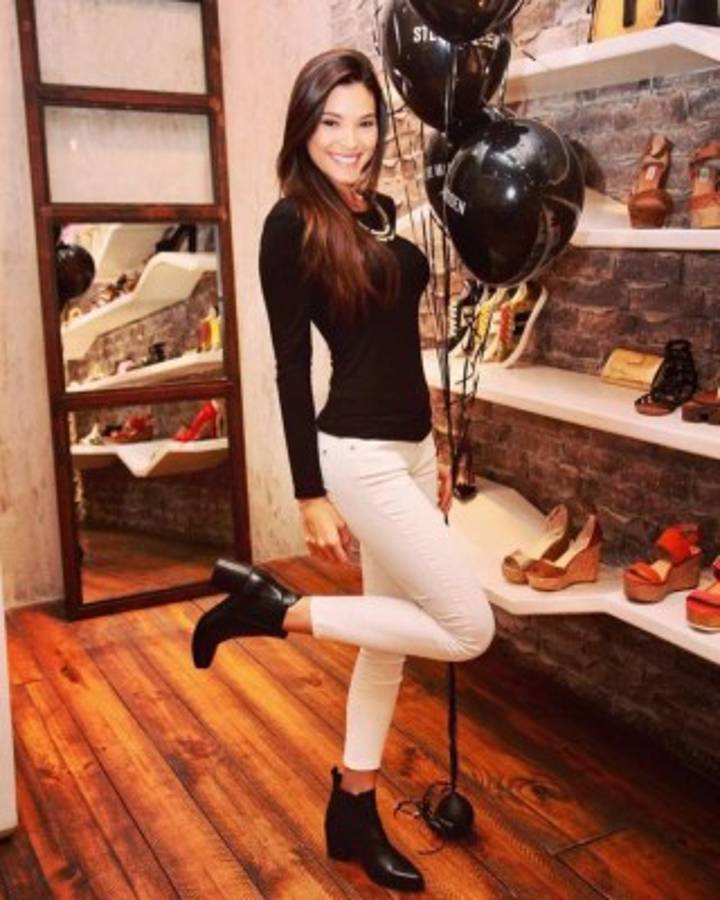 ¡El otro clásico centroamericano! Las bellas periodistas de Costa Rica y Honduras  