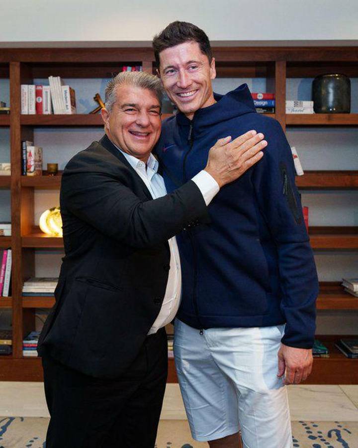 Así fue la sencilla presentación de Lewandowski en Miami como nuevo jugador del Barcelona ¿Y su dorsal?