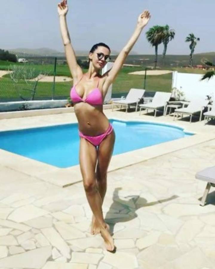 Erjona, la modelo albanesa que se divorció de jugador mundialista tras revelar que era 'malo en la cama'