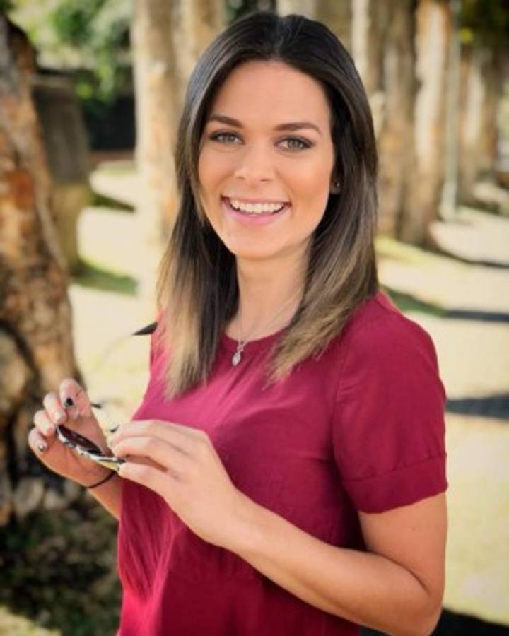 Jennifer Segura, la hermosa periodista tica aficionada al equipo del 'Ro-Ro'