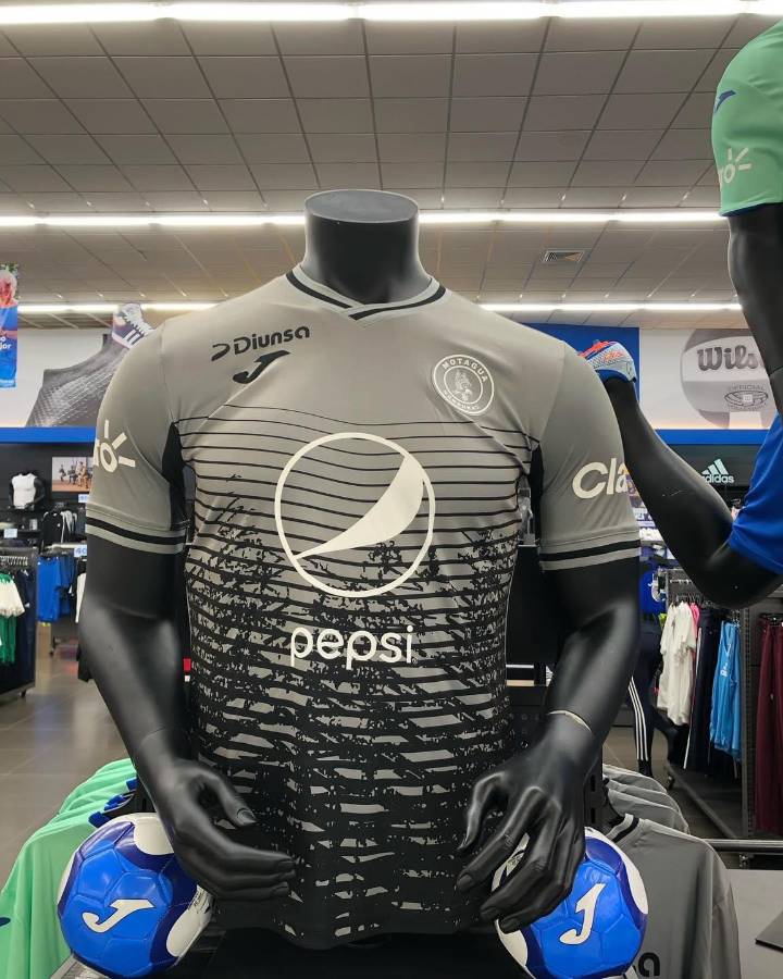 ¡Potros y Real España deslumbran! Las nuevas camisas en la Liga Nacional para el Apertura 2022