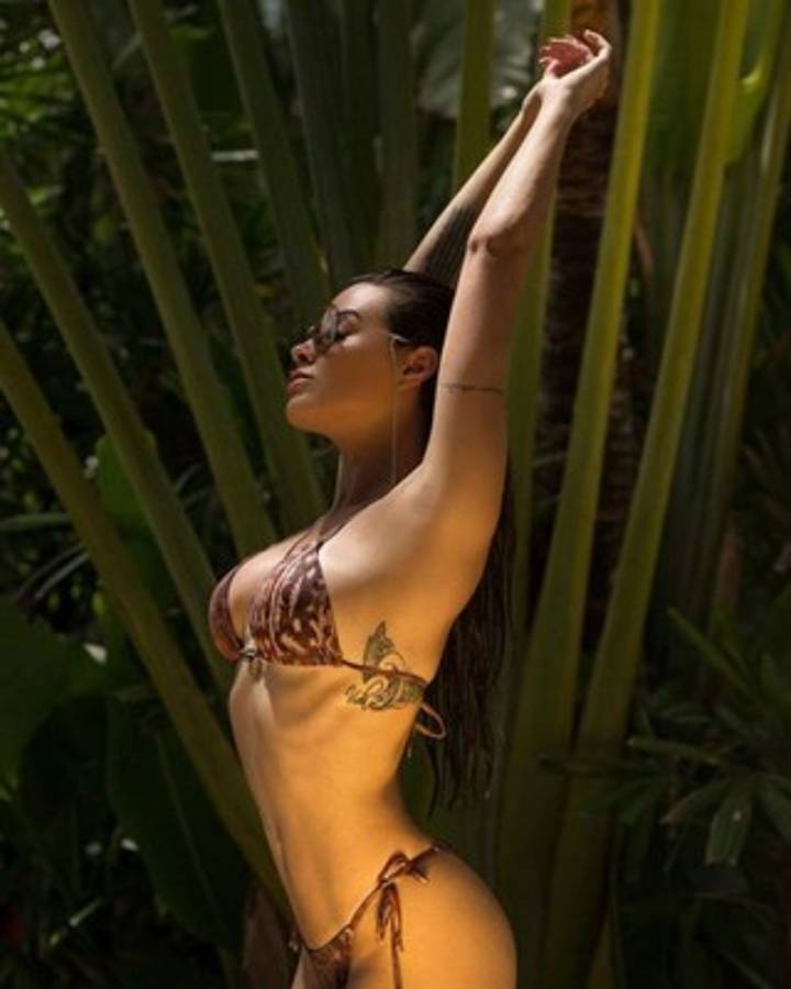 ¡Romance! Claudia Gadelha, peleadora de la UFC, está saliendo con una popular 'ring girl'