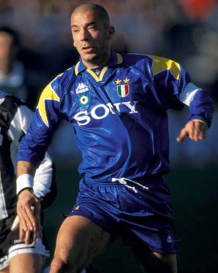 Grandes futbolistas que nacieron en familias adineradas; un hondureño en la lista