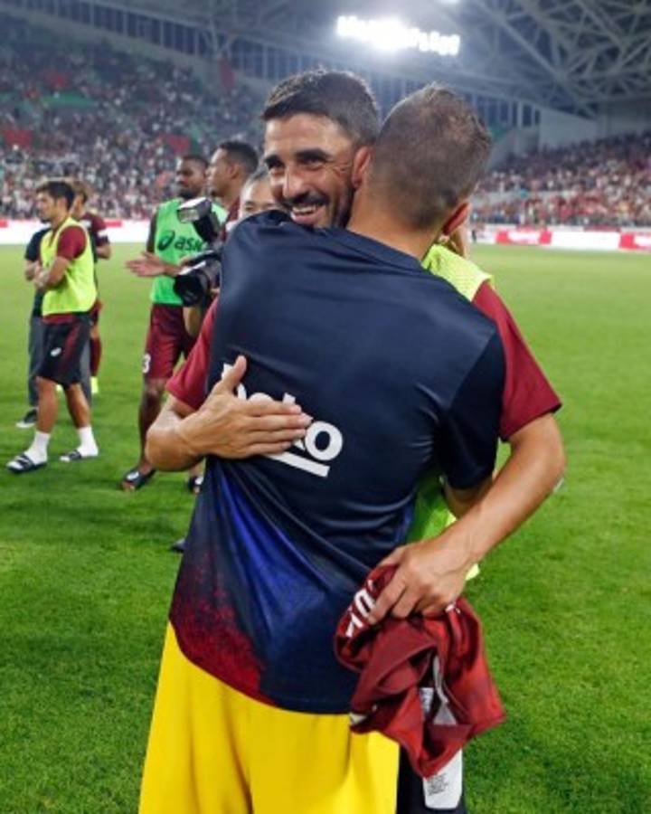 Fotos: El nuevo '7' del Barcelona, Iniesta y la emotiva noche en Japón