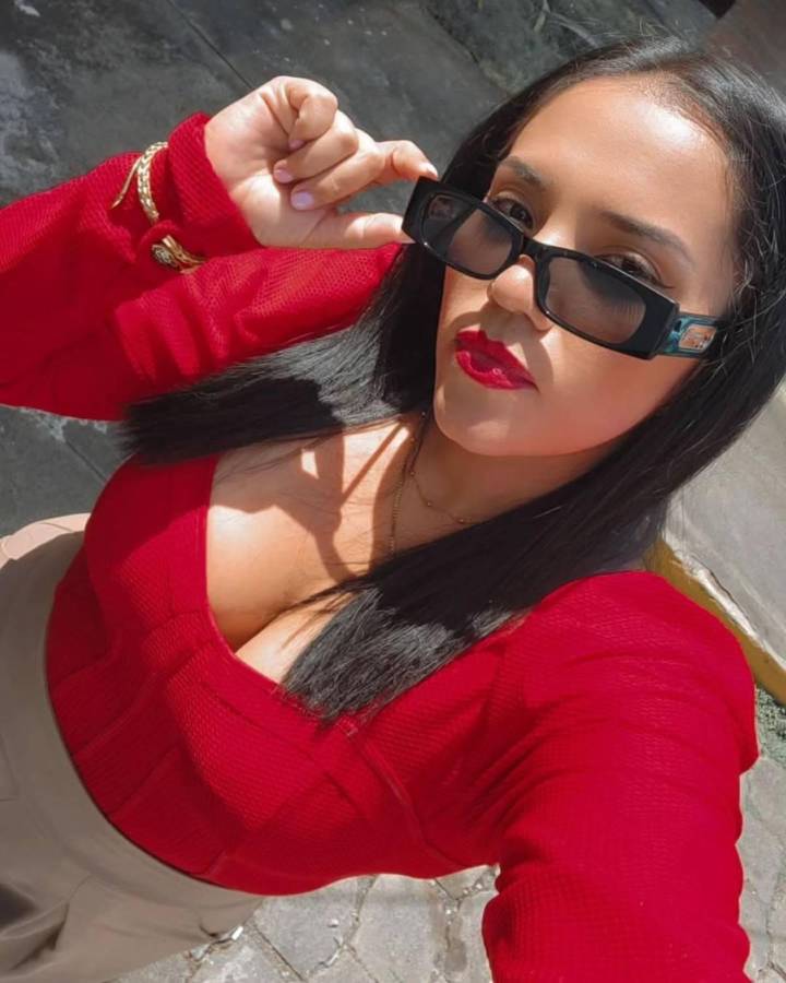 Así es la bella periodista que fue atacada verbalmente por el Fantasma y se defendió