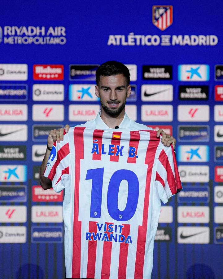 Hansi Flick lo borró del Barça y Neymar sacude el mercado; sorpresiva salida en PSG y Raúl Asencio es noticia