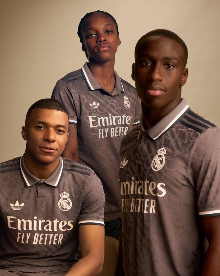 Lo presenta con Mbappé y una leyenda: Así es el tercer uniforme del Real Madrid para la temporada 2024-25
