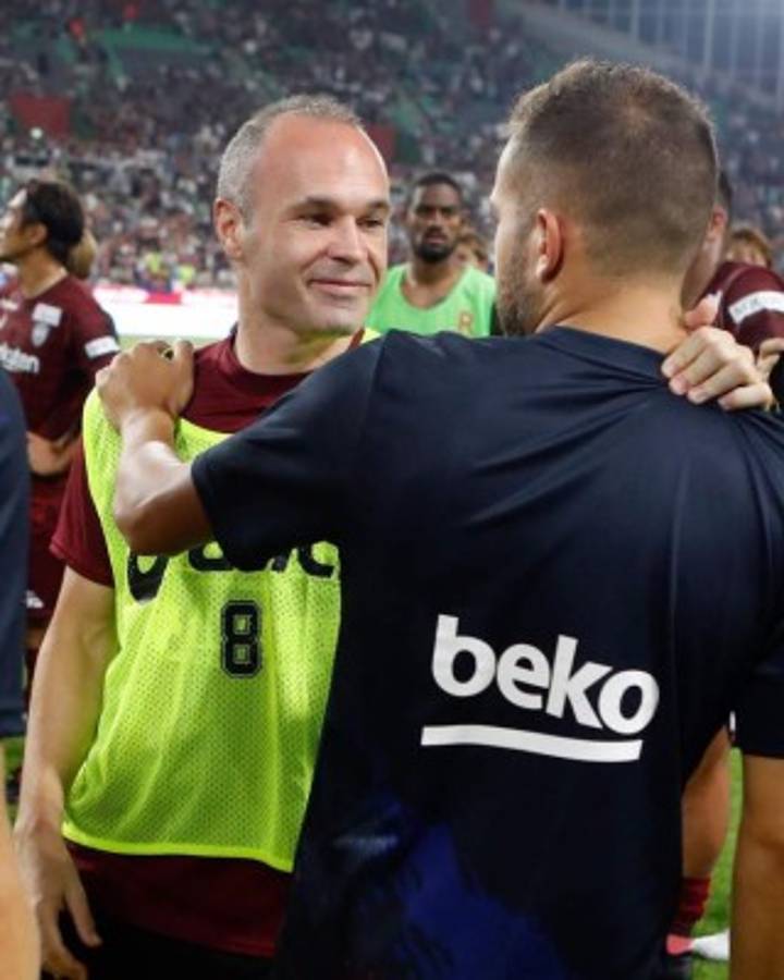Fotos: El nuevo '7' del Barcelona, Iniesta y la emotiva noche en Japón