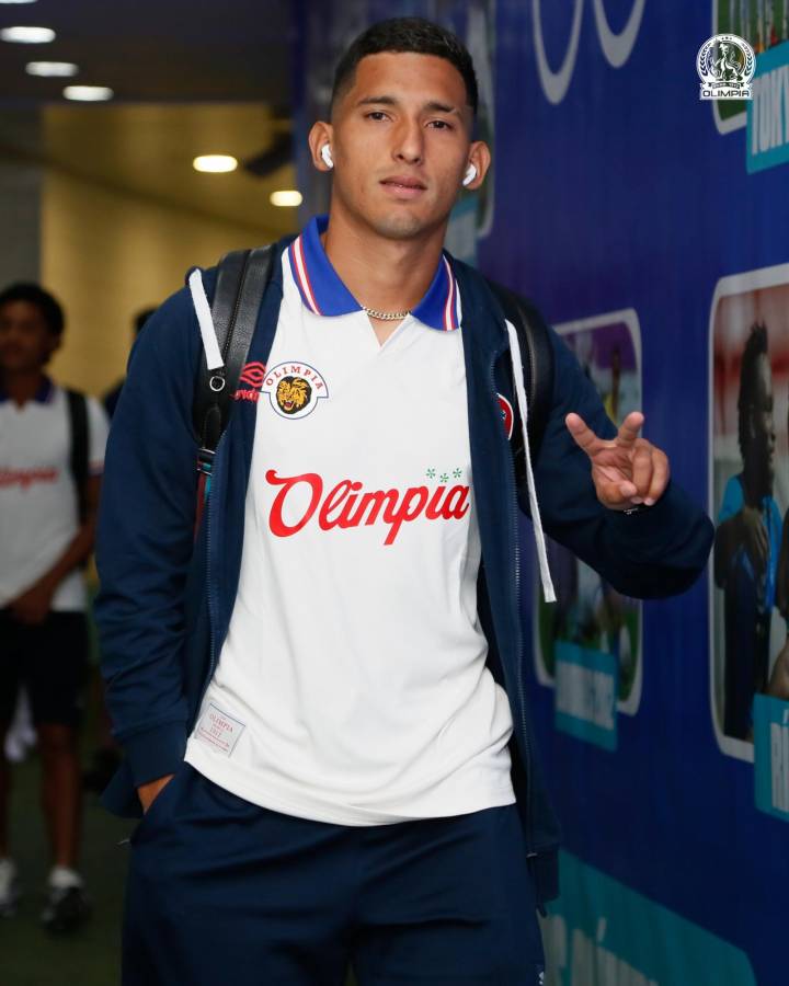 FICHAJES: Espinel conoció respuesta de Olimpia, nombres para DT de Honduras y Troglio se lo quiso llevar a Argentina