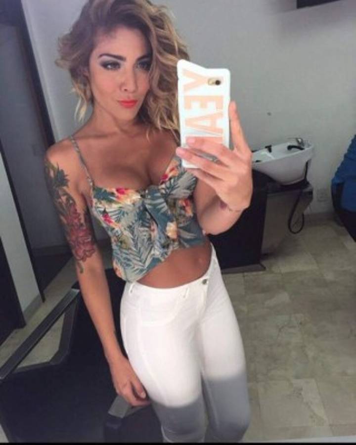 Así de sexy es la colombiana Érika Fernández de Fox Sports