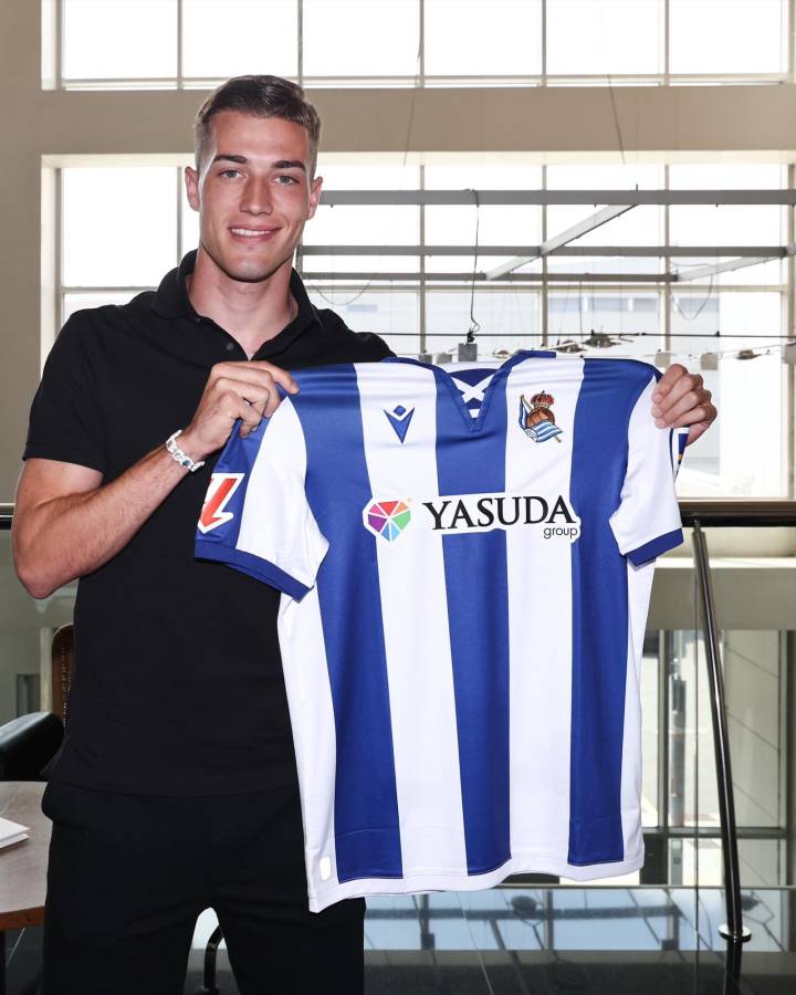 Hansi Flick lo vio suficiente y decidió echarlo del Barça; Real Madrid ‘cocina’ otra bomba y locura del PSG con el United