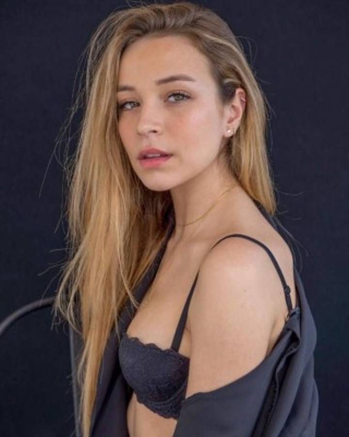 Andrea, la desconocida hermosa novia de uno de los jugadores del Barcelona