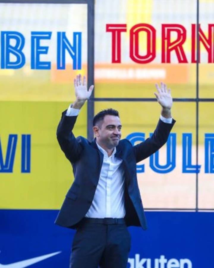Así fue el regreso de Xavi al Barcelona: tremenda emoción, recuerda a Messi y el invitado sorpresa en el Camp Nou