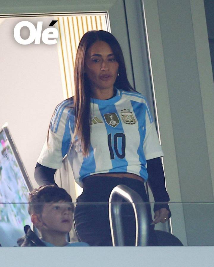 Messi rompió en llanto en su despedida, Antonela no quiso perderse el último baile y los 'regalos' a Leo en Argentina