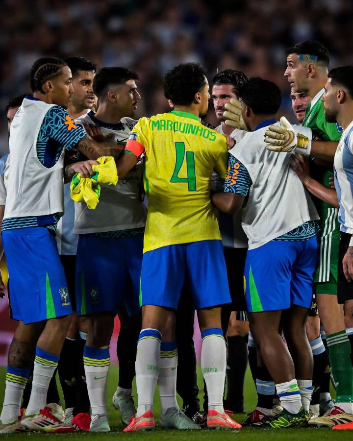 Paredes se burló de Rodrygo en la paliza de Argentina a Brasil, la bronca con Raphinha y Vinicius también se calentó