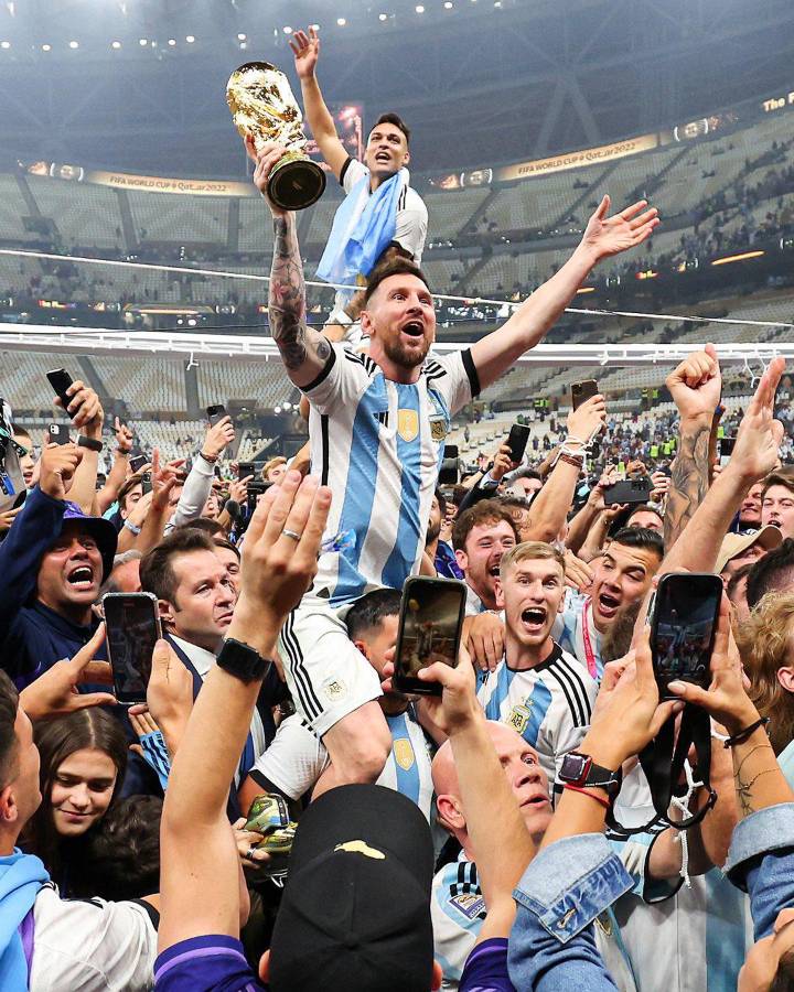 Messi es exaltado: festejo por los aires, Antonella rompe en llanto, hizo recordar a Maradona y el detalle de la camiseta Argentina