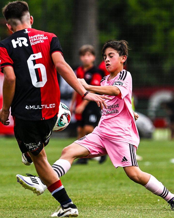 Antonela Roccuzzo y Thiago Messi causan locura en su estadía por Rosario ¿qué pasó con Leo Messi?