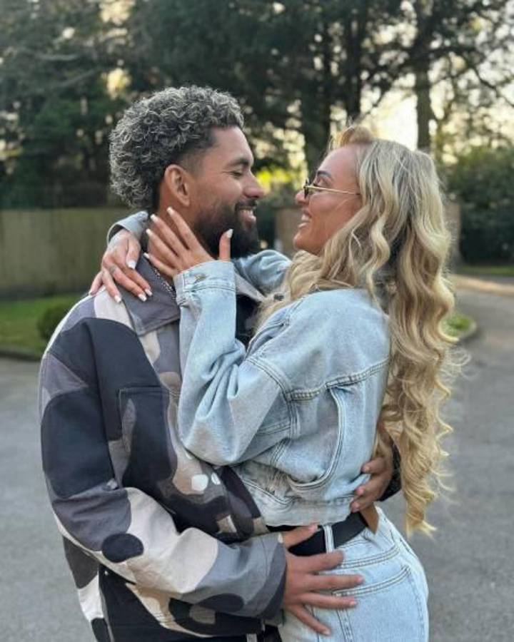 Insólito: Jugador que disputa la Copa América va a cambiar de club y pide que fichen también a su novia futbolista