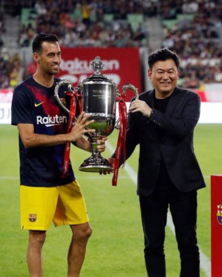 Fotos: El nuevo '7' del Barcelona, Iniesta y la emotiva noche en Japón