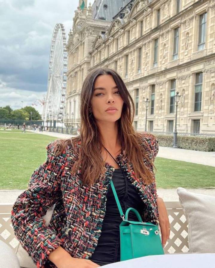 Dejó a estrella del fútbol tras un polémico caso y por infiel; ahora aparece besándose con otra chica