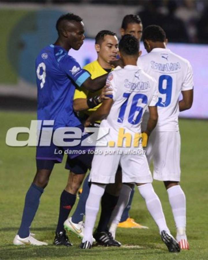 'Choco' Lozano billó más que Rubilio Castillo en el primer duelo de la final