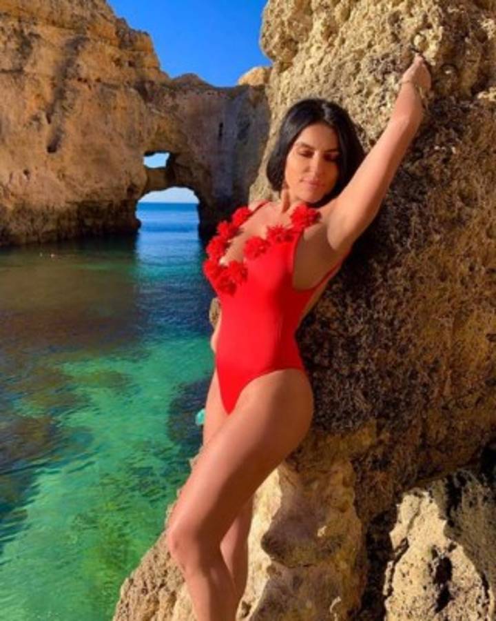 Ella es Elena Vulitsky, la suegra de la espontánea de la Champions que invadió un juego de críquet  