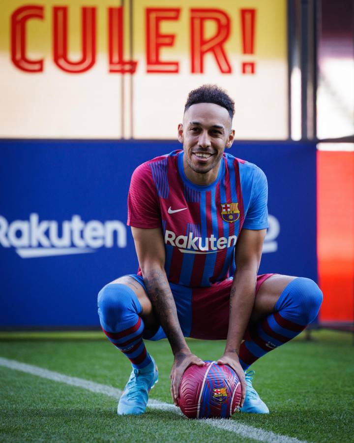 Así fue la presentación de Aubameyang con el Barcelona: se convierte en socio, su dorsal y cómo quiere que lo llamen