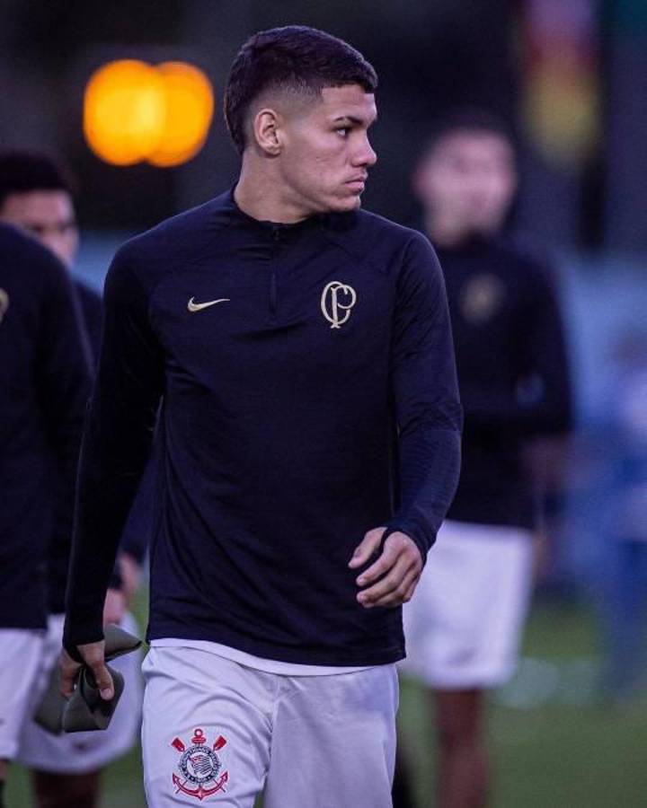 Joven muere tras encuentro íntimo con futbolista y revelan la verdadera causa: Misterio en Brasil