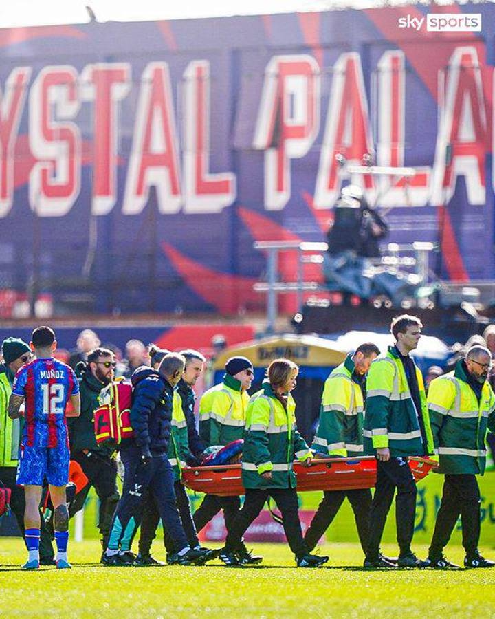 “Déjenlo morir”: sufrió una patada de lucha libre en plena FA Cup, este es su estado de salud y los horribles cantos