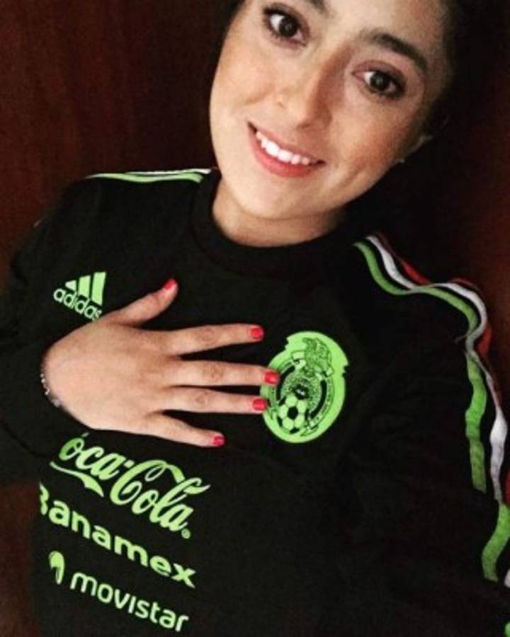 ¡Es ella! Así es la esposa que tiene suspirando al mexicano 'Chucky' Lozano
