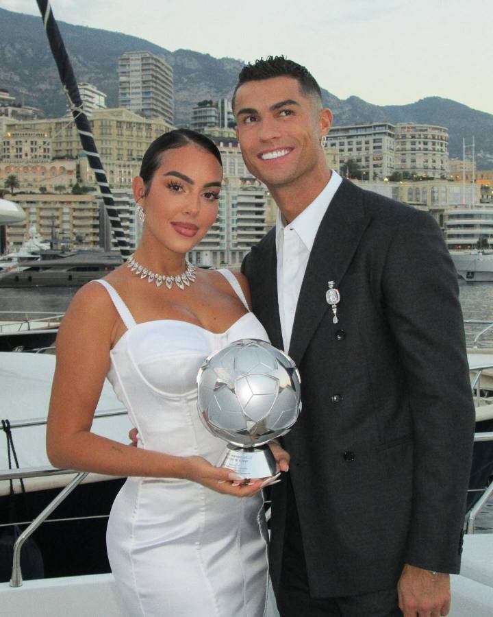 ¿Qué piensa Georgina? Alisha Lehmann muestra su ajustado traje de Halloween e hizo esto con Cristiano Ronaldo