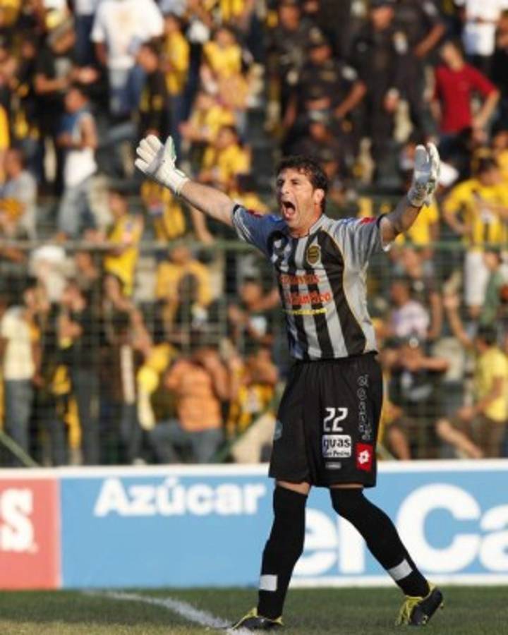 La realidad del Real España que eliminó a Marathón en el Yankel en 2010