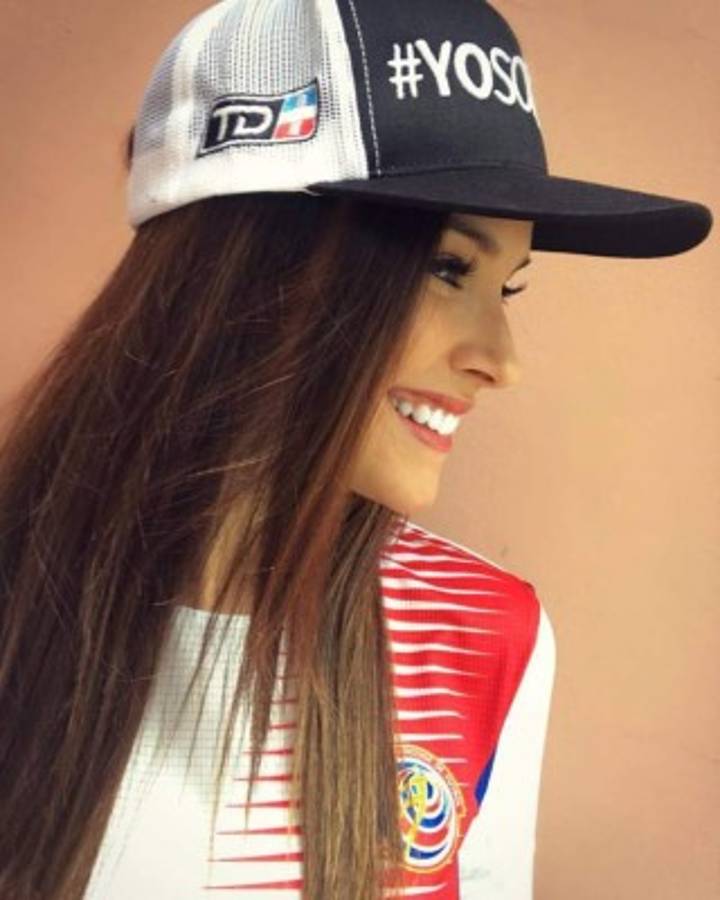 María José González, la periodista tica que enamora con su carisma y sonrisa