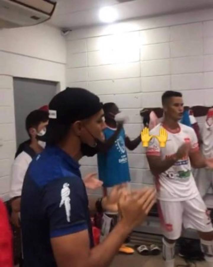 NO SE VIO EN TV: Pedro Troglio firma camisa, visita de seleccionados y el llenazo en el Morazán