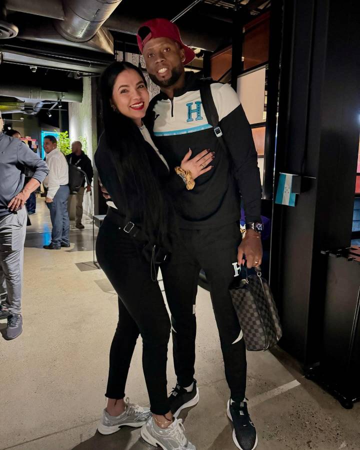 Yustin Arboleda tuvo debut destacado con Honduras frente a México, agarrón con dos jugadores y se le vio bien acompañado