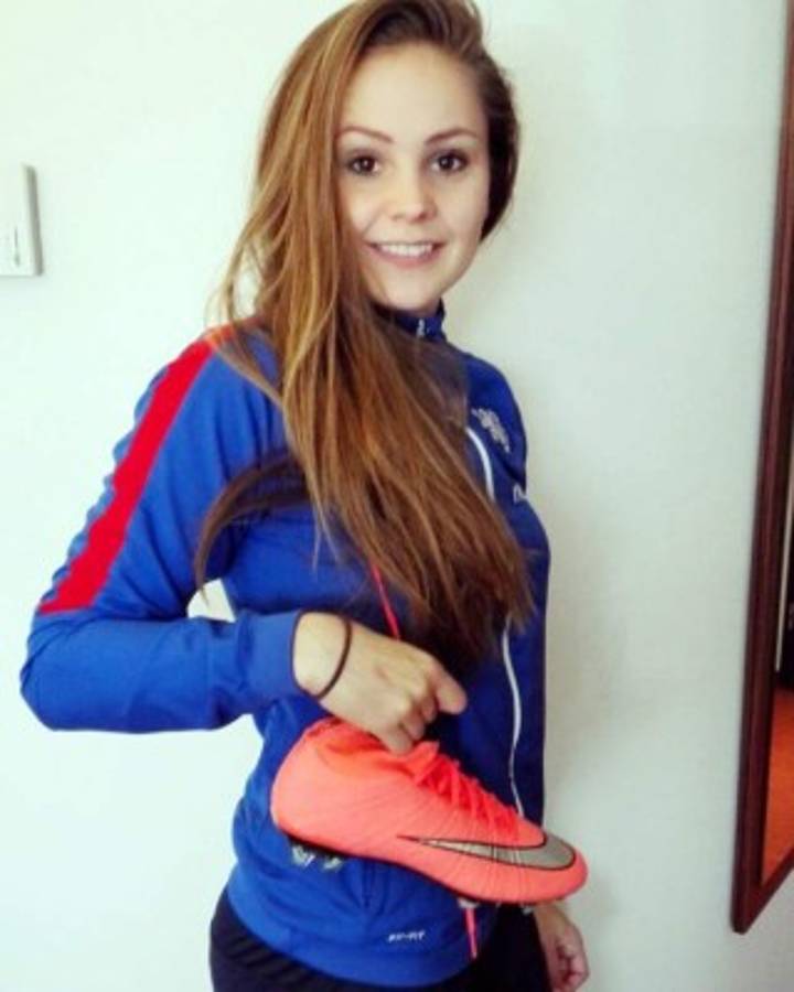 Lieke Martens, la guapa jugadora del Barcelona que fue MVP de la Champions