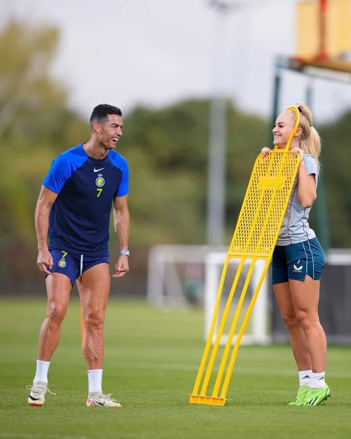 ¿Qué piensa Georgina? Alisha Lehmann muestra su ajustado traje de Halloween e hizo esto con Cristiano Ronaldo