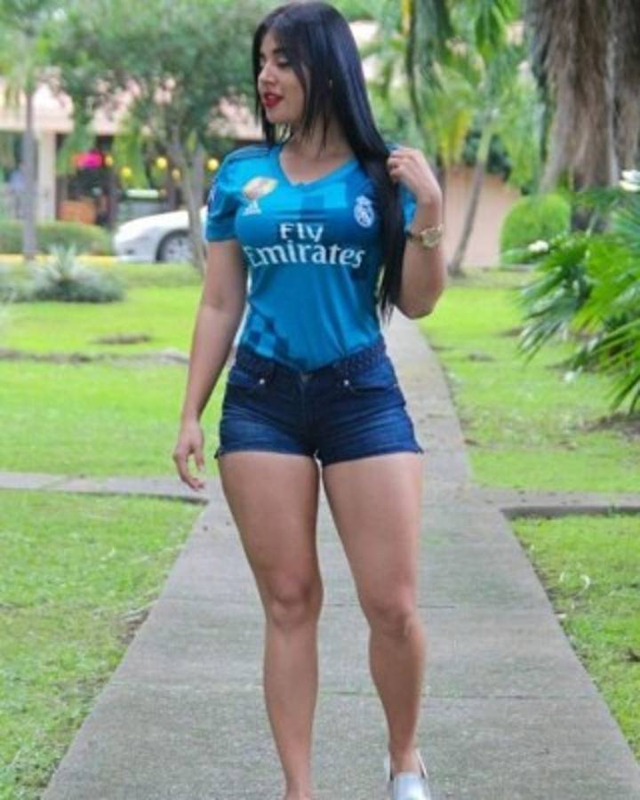 ¡CANDENTE! Así le da la bienvenida al verano la bella modelo Jeimy González