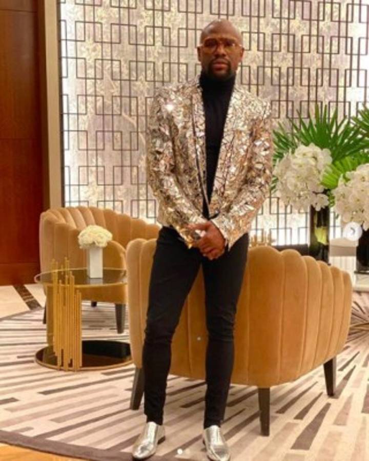 Los extravagantes lujos de Mayweather en la cuarentena: Dulceria en casa y cuenta su dinero