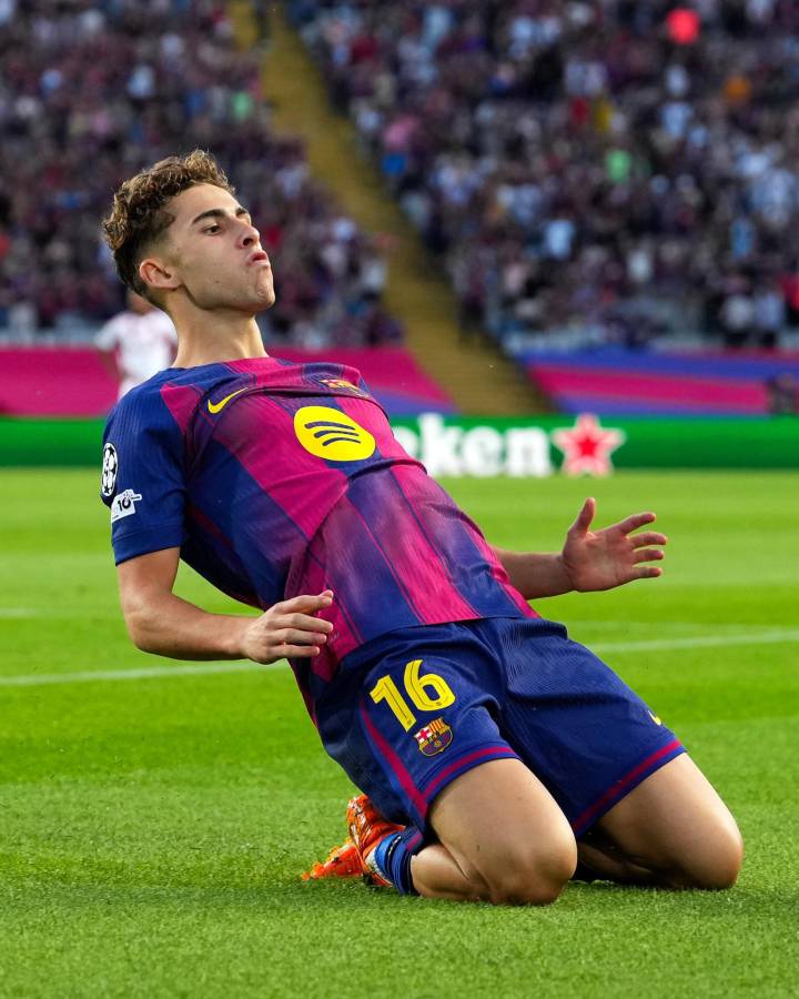 El doble error del árbitro que benefició a Barcelona en la paliza, insólita jugada que el VAR señaló y beso a Nicki Nicole