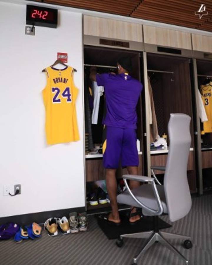 Así fue el homenaje de Los Ángeles Lakers a Kobe Bryant en juego de NBA