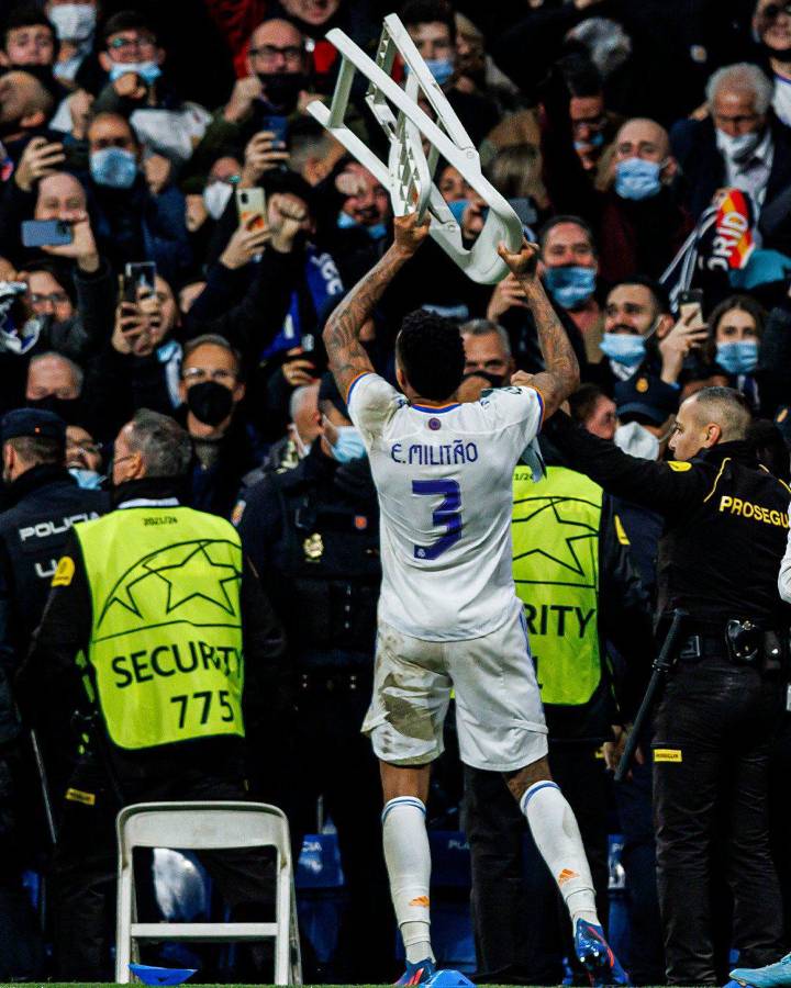 No se vio en TV: Alaba y su indirecta al PSG, el festejo en camerinos y crack celebró en las afueras del Bernabéu