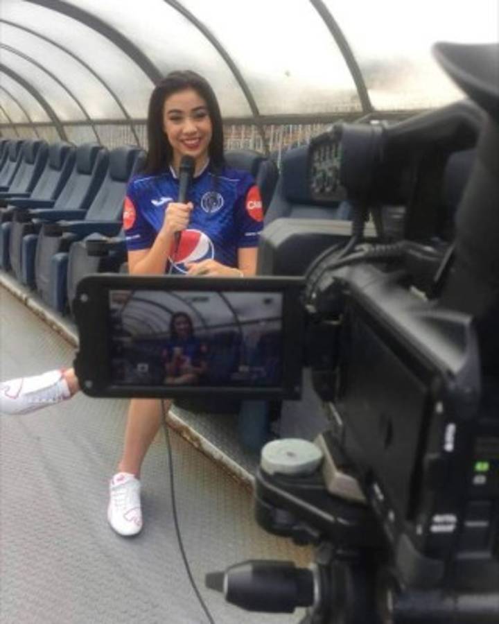 Conductora del programa MotaguaTV es acusada de ser fan del Real España