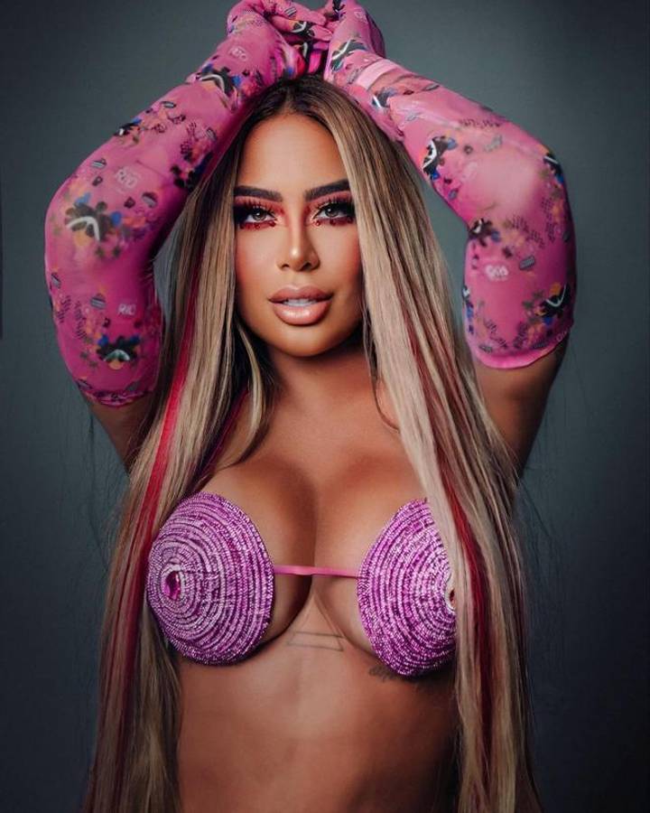 ¡Como nunca antes la viste! Hermana de Neymar se hizo una liposucción y arrasó en los carnavales de Brasil