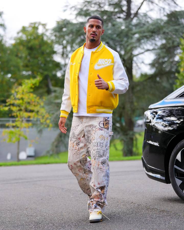 Camavinga superó a Koundé y agita las redes: así llegaron los jugadores de Francia y el look de Mbappé