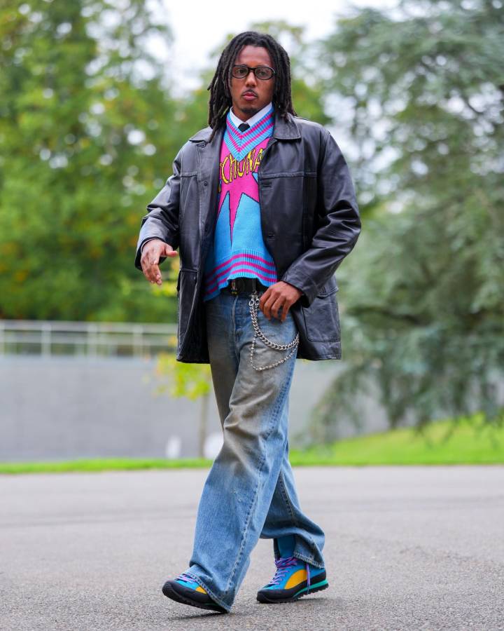 Camavinga superó a Koundé y agita las redes: así llegaron los jugadores de Francia y el look de Mbappé