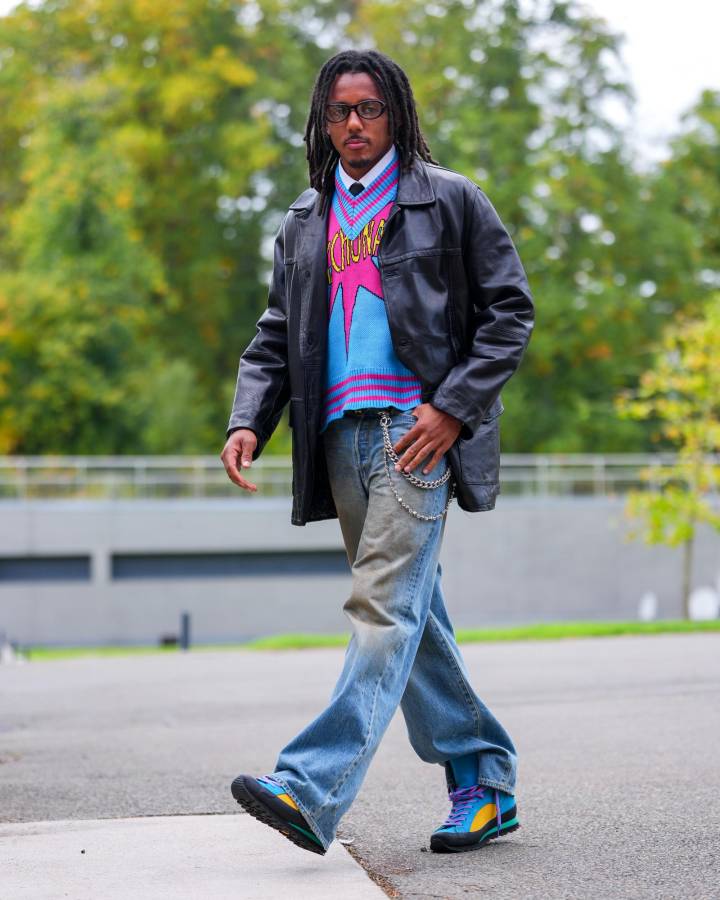 Camavinga superó a Koundé y agita las redes: así llegaron los jugadores de Francia y el look de Mbappé