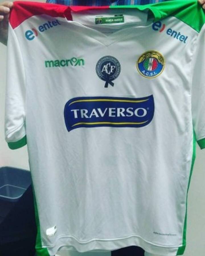 ¡Admirable! Las camisetas que homenajean al Chapecoense