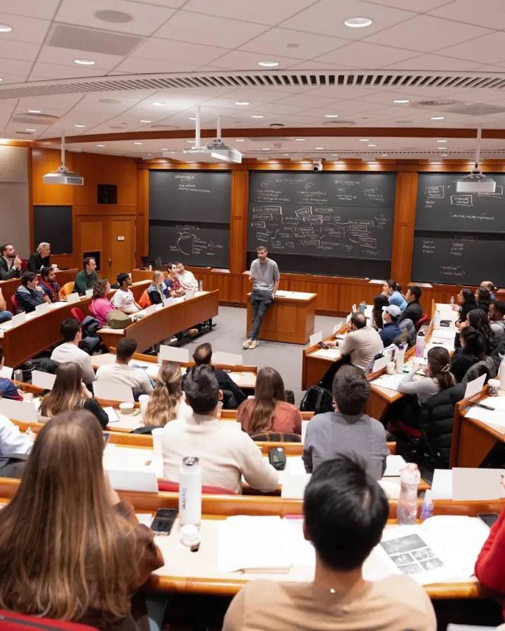 De ganar todo con el Barcelona a profesor de Havard: el motivo que cambió su vida y de esto dio cátedra: Es un honor