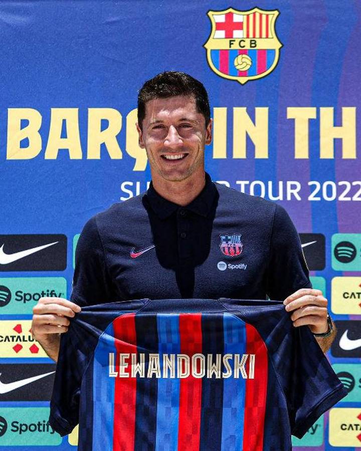 Así fue la sencilla presentación de Lewandowski en Miami como nuevo jugador del Barcelona ¿Y su dorsal?